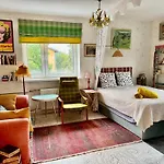 Little London One Boutique Netflix Tv Old Town Lägenhet Narva