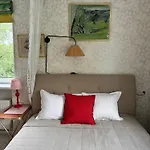 Little London One Boutique Netflix Tv Old Town * Narva