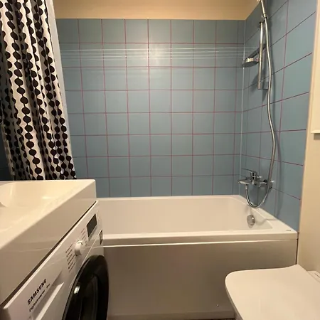 Little London Boutique With Netflix, Location In Old Town