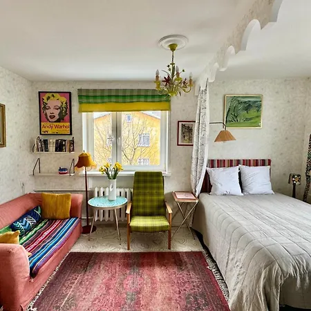 Little London One Boutique Netflix Tv Old Town