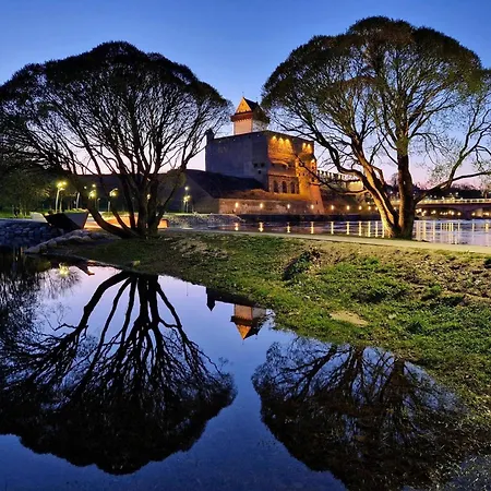 Little London One Boutique Netflix Tv Old Town شقة نارفا