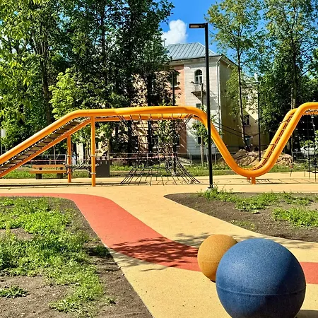 Little London One Boutique Netflix Tv Old Town Daire Narva