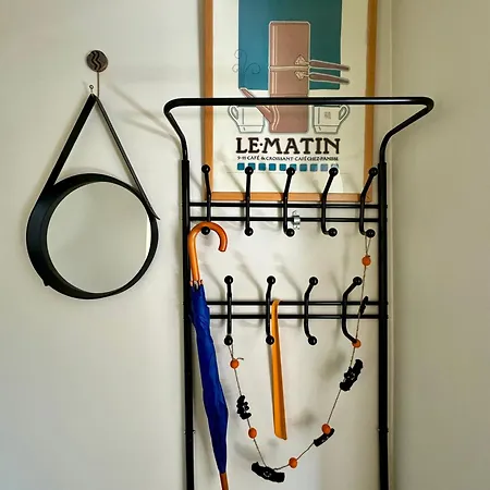 Little London One Boutique Netflix Tv Old Town نارفا