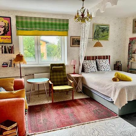 Little London Boutique With Netflix, Location In Old Town Apartment Narva