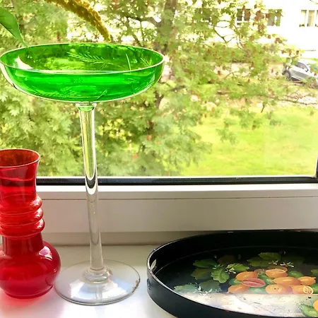 Little London One Boutique Netflix Tv Old Town * نارفا