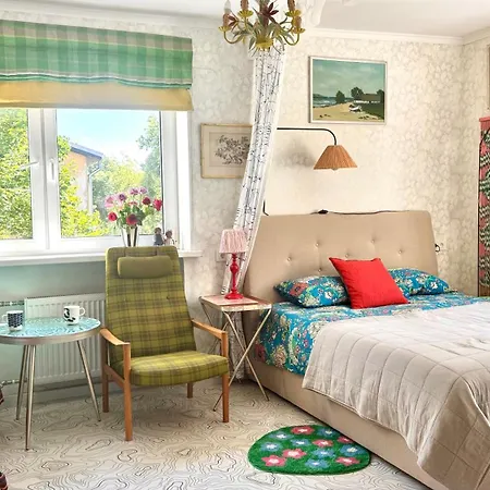 Little London One Boutique Netflix Tv Old Town Narva
