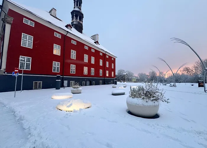 Little London One Boutique Netflix Tv Old Town Narva